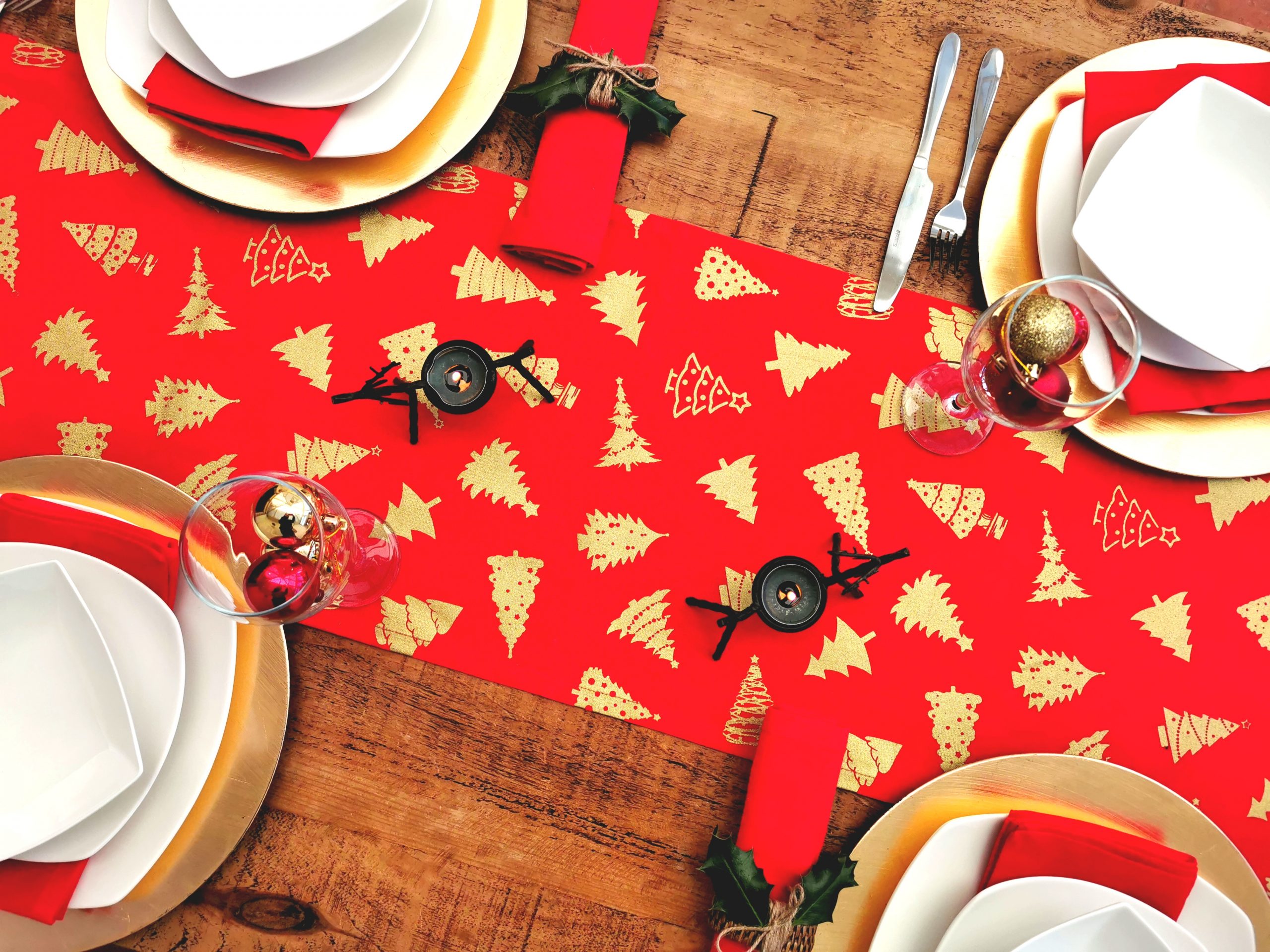 RED AND GOLD CHRISTMAS TREE TABLE RUNNER RED AND GOLD CHRISTMAS TREE TABLE RUNNER
