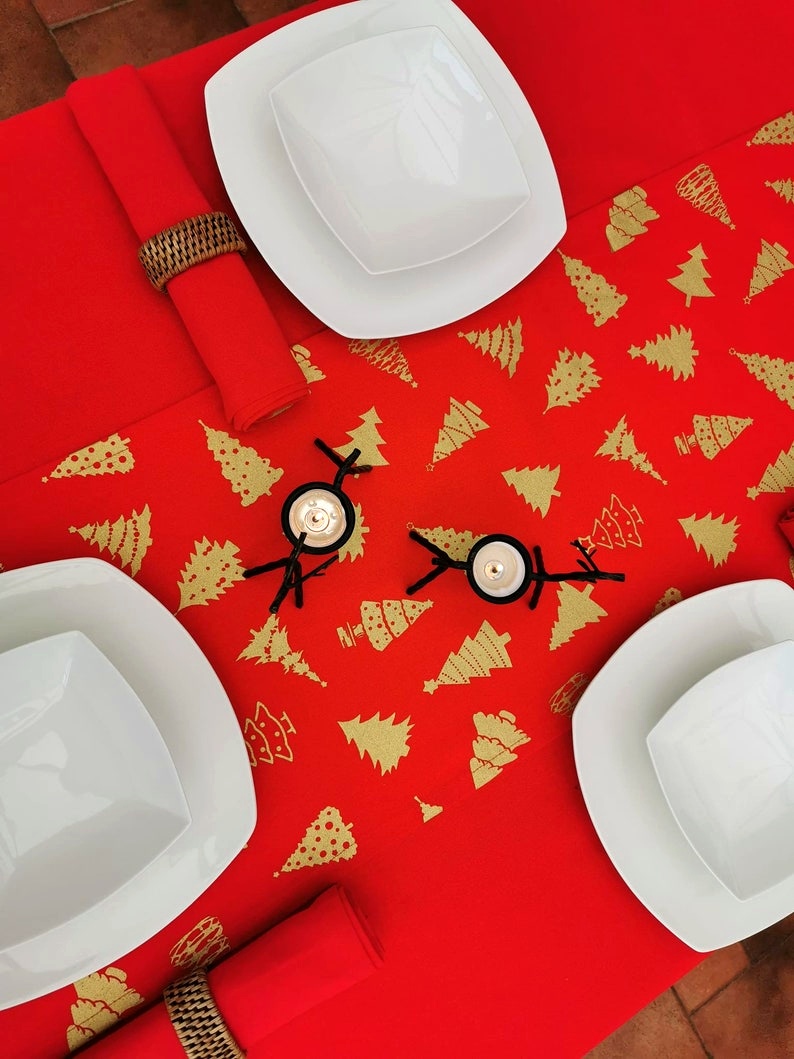 RED AND GOLD CHRISTMAS TREE TABLE RUNNER RED AND GOLD CHRISTMAS TREE TABLE RUNNER
