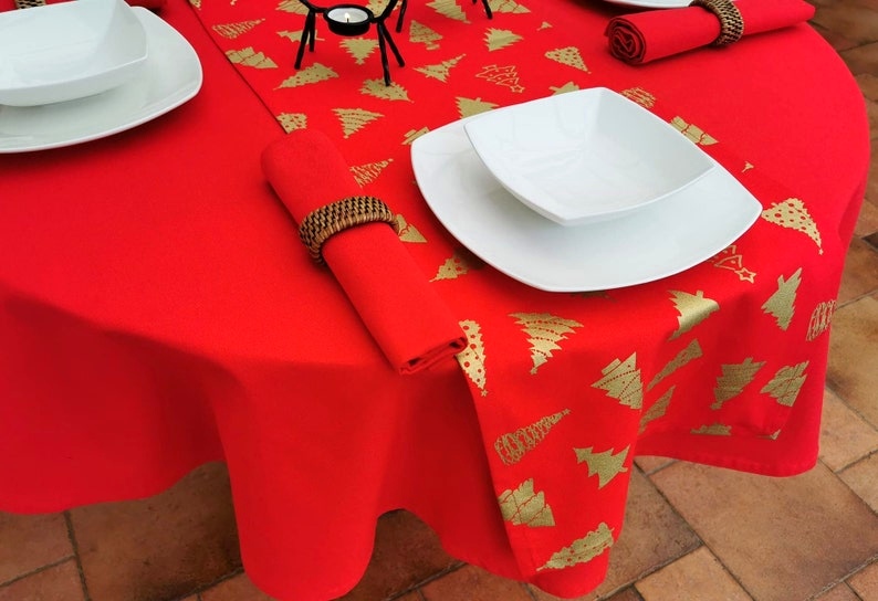 RED AND GOLD CHRISTMAS TREE TABLE RUNNER